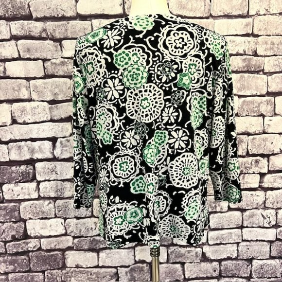 Charter Club Black, White & Green V-Neck Blouse Size 1X - Picture 6 of 9